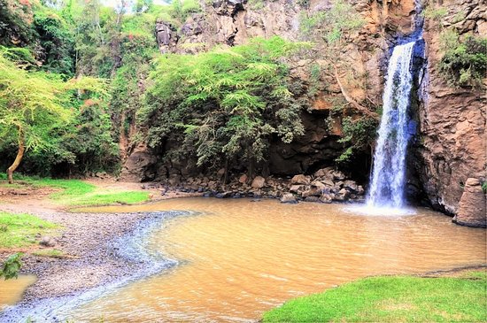 Makalia falls a perfect scene for birdwatching safari in kenya and birdwatching tours in Lake Nakuru